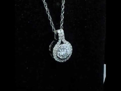 Rotating video showing the jewelry item