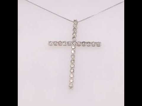 Rotating video showing the jewelry item