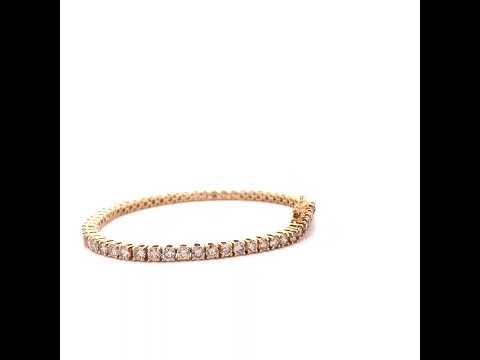 Rotating video showing the jewelry item