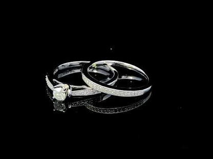 Rotating video showing the jewelry item