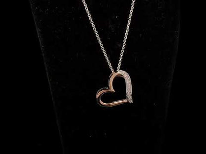 Rotating video showing the jewelry item