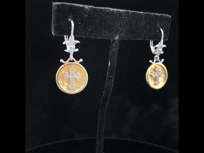 Rotating video showing the jewelry item