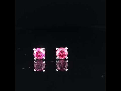 Rotating video showing the jewelry item