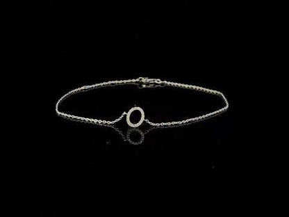 Rotating video showing the jewelry item