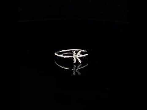Rotating video showing the jewelry item