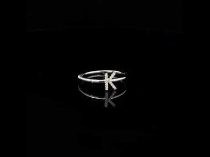 Rotating video showing the jewelry item