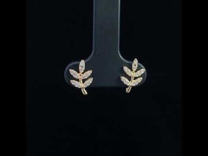 Rotating video showing the jewelry item