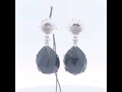 Rotating video showing the jewelry item