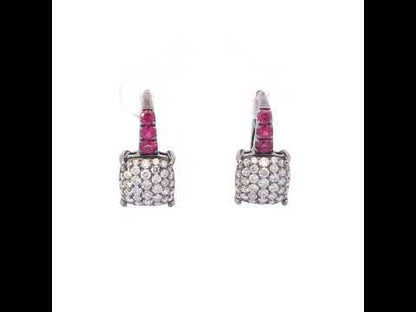 Rotating video showing the jewelry item