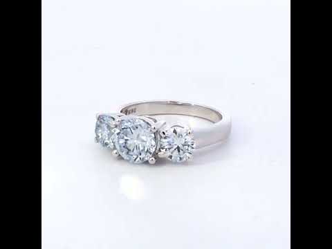 Rotating video showing the jewelry item