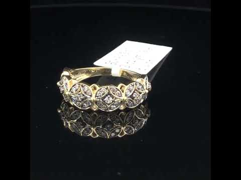 Rotating video showing the jewelry item