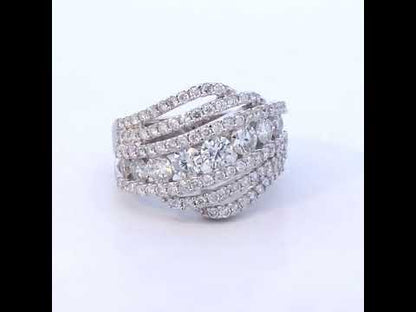 Rotating video showing the jewelry item