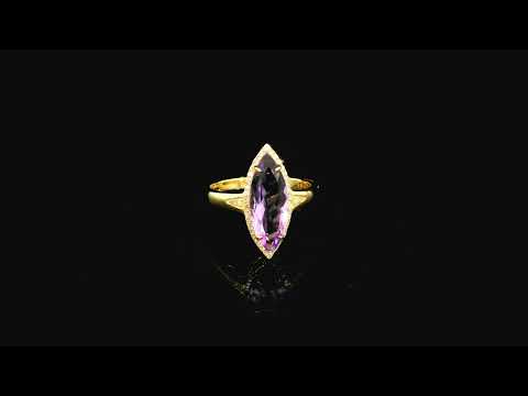Rotating video showing the jewelry item