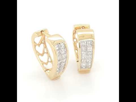 Rotating video showing the jewelry item