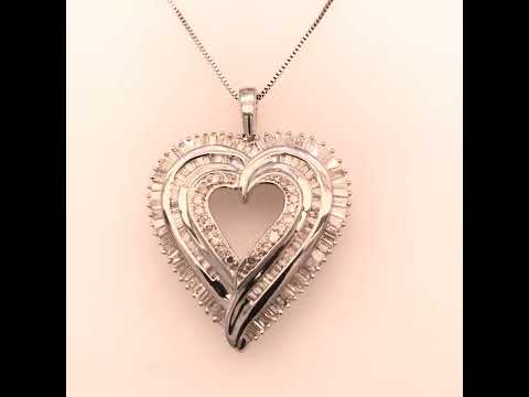 Rotating video showing the jewelry item