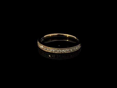 Rotating video showing the jewelry item