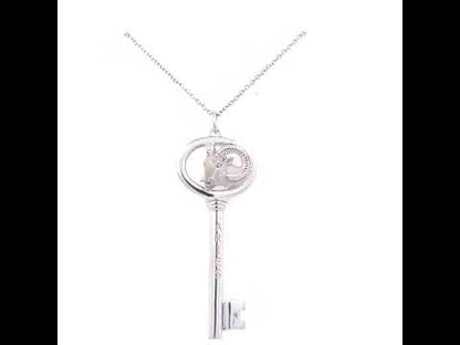 Rotating video showing the jewelry item