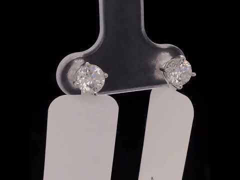 Rotating video showing the jewelry item