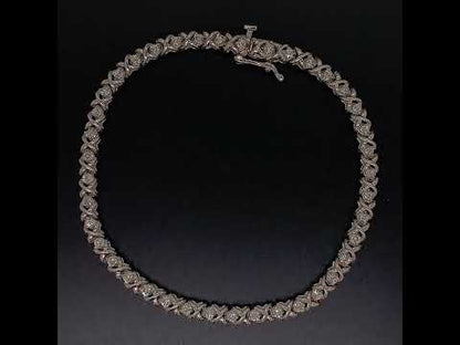 Rotating video showing the jewelry item