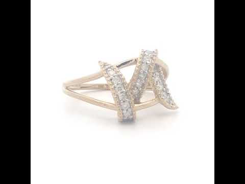 Rotating video showing the jewelry item