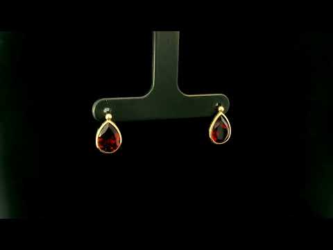 Rotating video showing the jewelry item