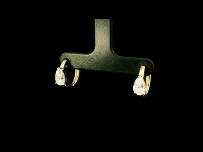Rotating video showing the jewelry item