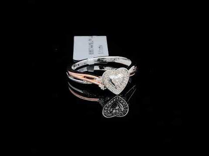 Rotating video showing the jewelry item