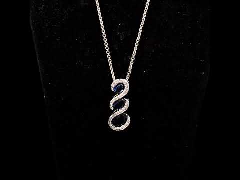 Rotating video showing the jewelry item