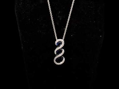 Rotating video showing the jewelry item