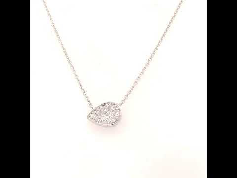 Rotating video showing the jewelry item