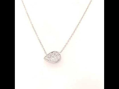 Rotating video showing the jewelry item