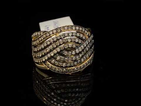 Rotating video showing the jewelry item