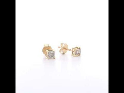 Rotating video showing the jewelry item