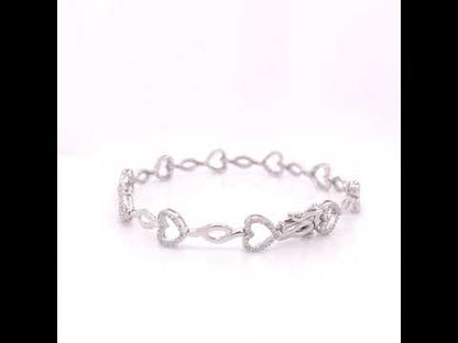 Rotating video showing the jewelry item