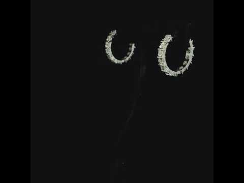 Rotating video showing the jewelry item