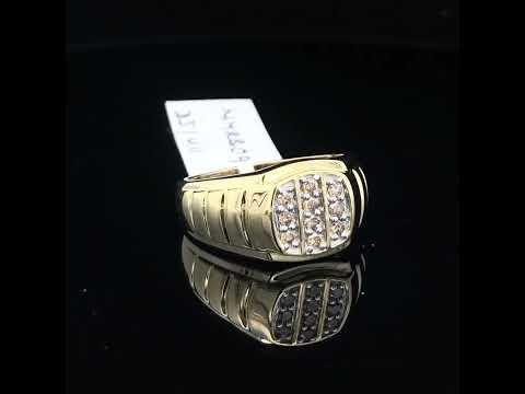Rotating video showing the jewelry item