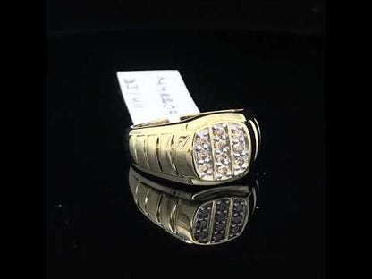 Rotating video showing the jewelry item