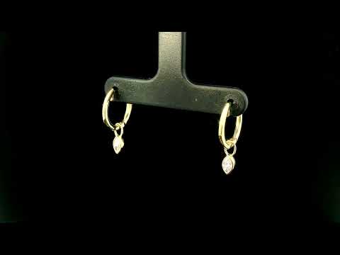 Rotating video showing the jewelry item