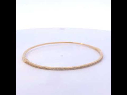 Rotating video showing the jewelry item