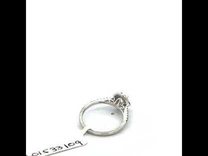 Rotating video showing the jewelry item