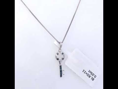 Rotating video showing the jewelry item