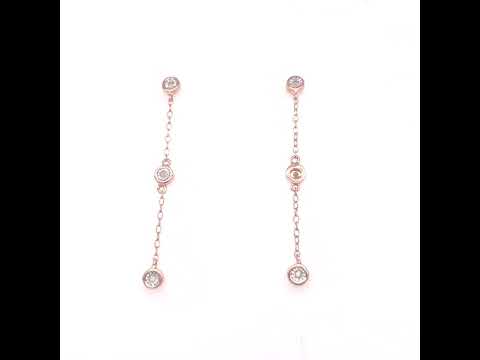 Rotating video showing the jewelry item