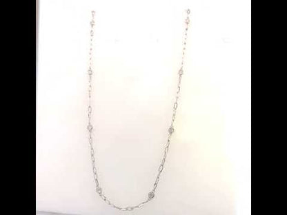 Rotating video showing the jewelry item