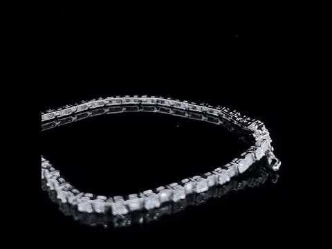 Rotating video showing the jewelry item