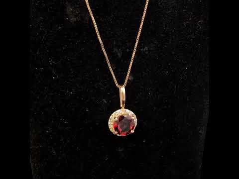 Rotating video showing the jewelry item