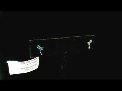Rotating video showing the jewelry item