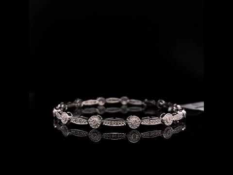 Rotating video showing the jewelry item