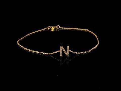 Rotating video showing the jewelry item
