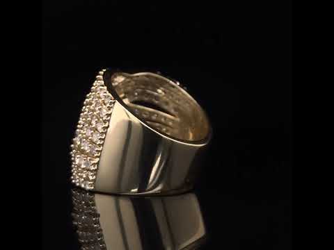 Rotating video showing the jewelry item