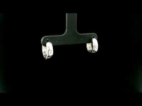 Rotating video showing the jewelry item